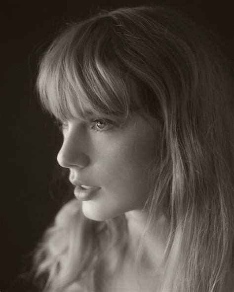 Taylor Swift Shares The Tortured Poets Department。